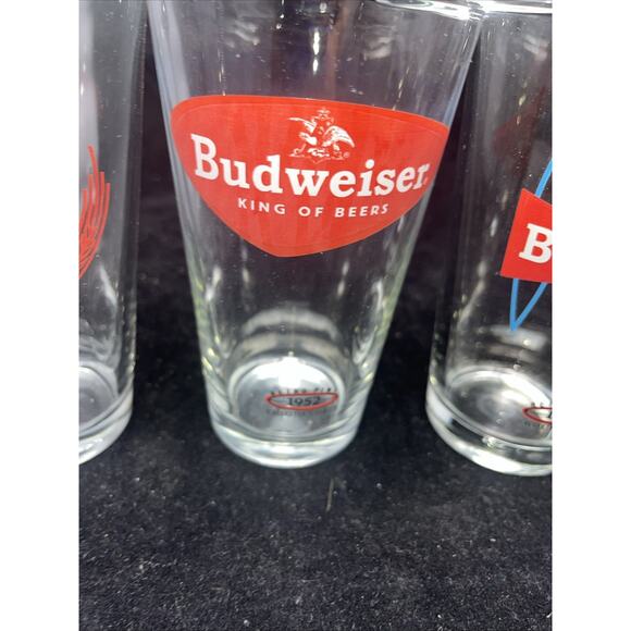 11 Budweiser Retro Pint Glasses Series - 1936 1947 1948 1955 1961 1952 1963 - Picture 5 of 12